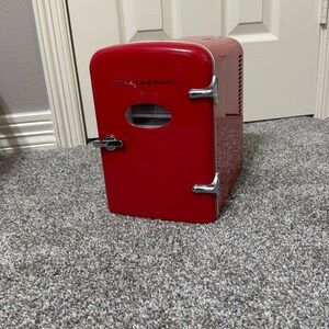 fridgidaire mini fridge